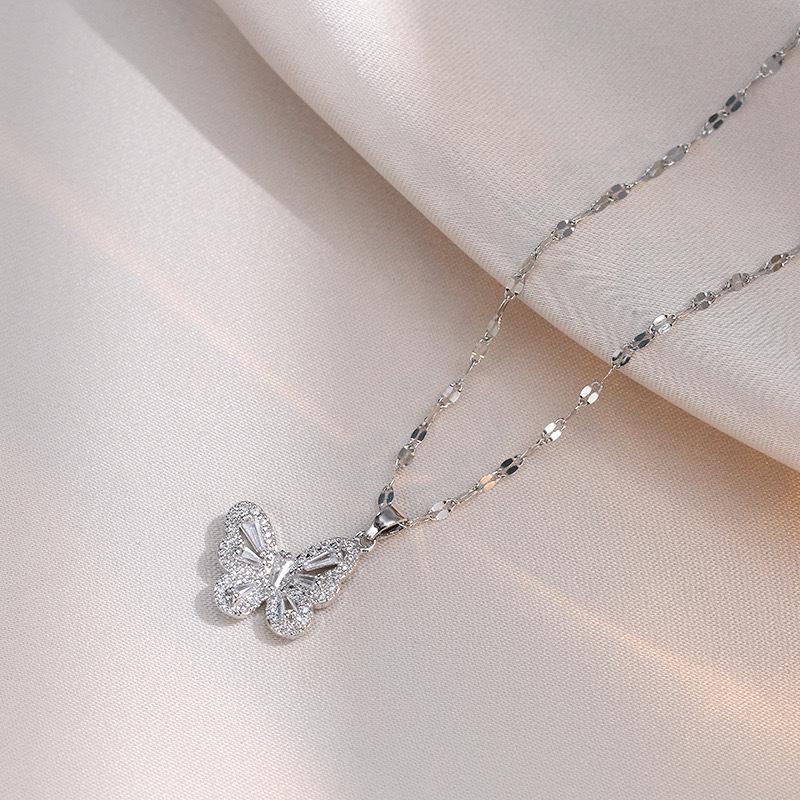 Butterfly Necklace with Color-Retaining Zircon - Fashionable, Versatile Women's Jewelry Accessory.