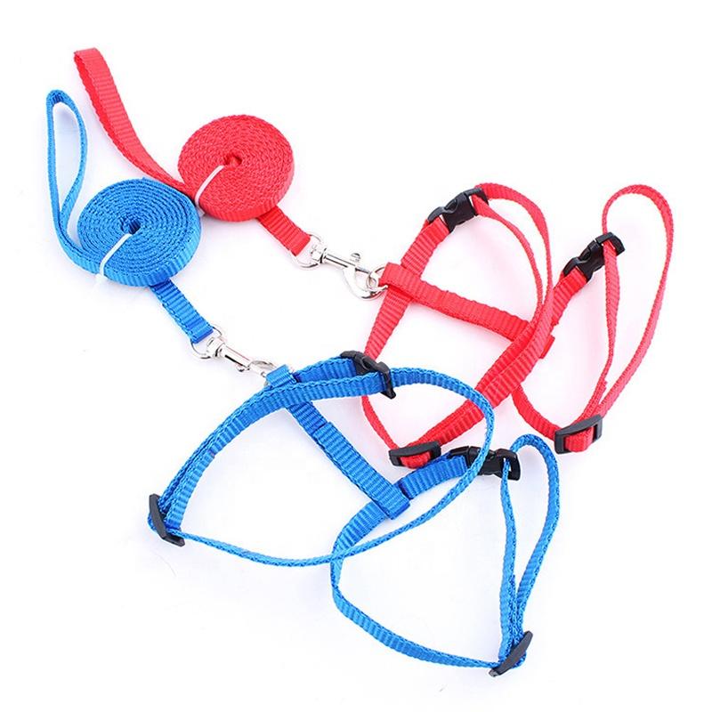 High Quality Eco-Friendly Nylon Plaid Cat Leash Set and Chest Harness with Fur Decoration Buckle Closure for Outdoor Walking