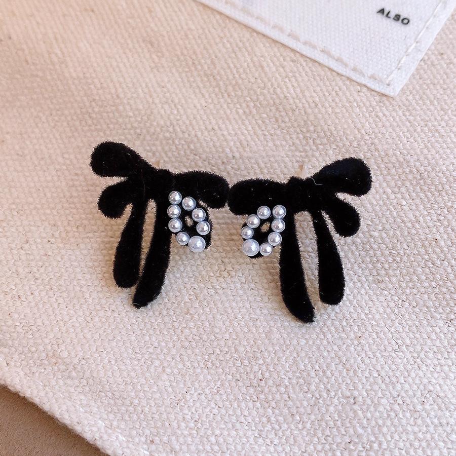 Sweet Flocking Bow Pearl Stud Earrings Autumn and Winter Vintage Versatile Earrings Earrings