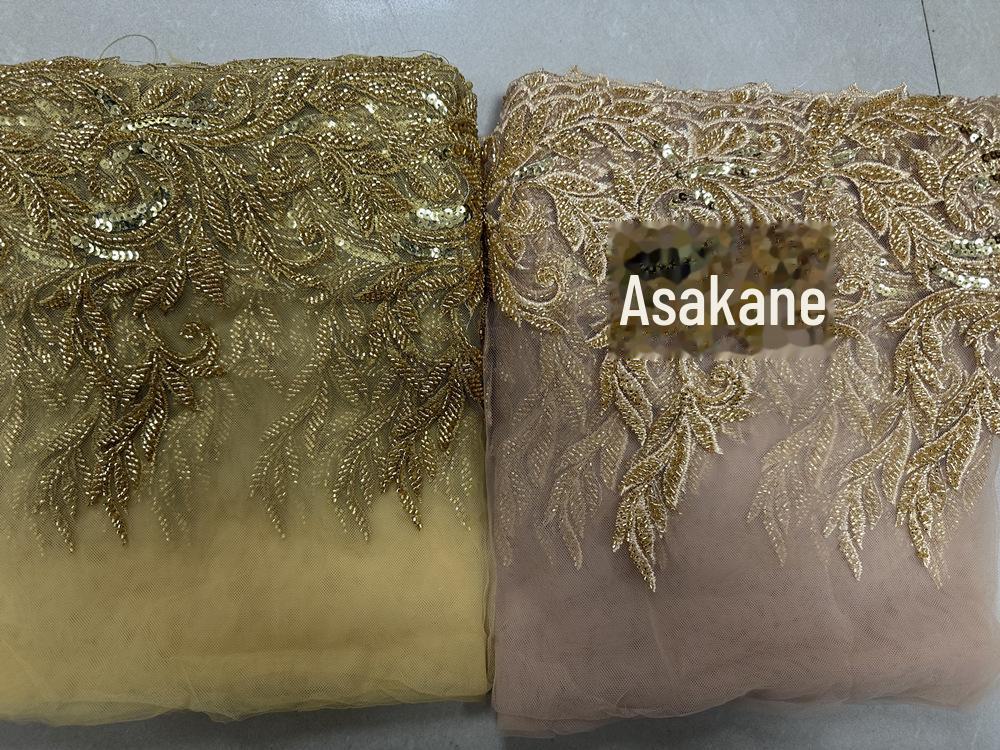 Вышитое бисером кружево, свадебное платье, фата и детский головной убор своими руками