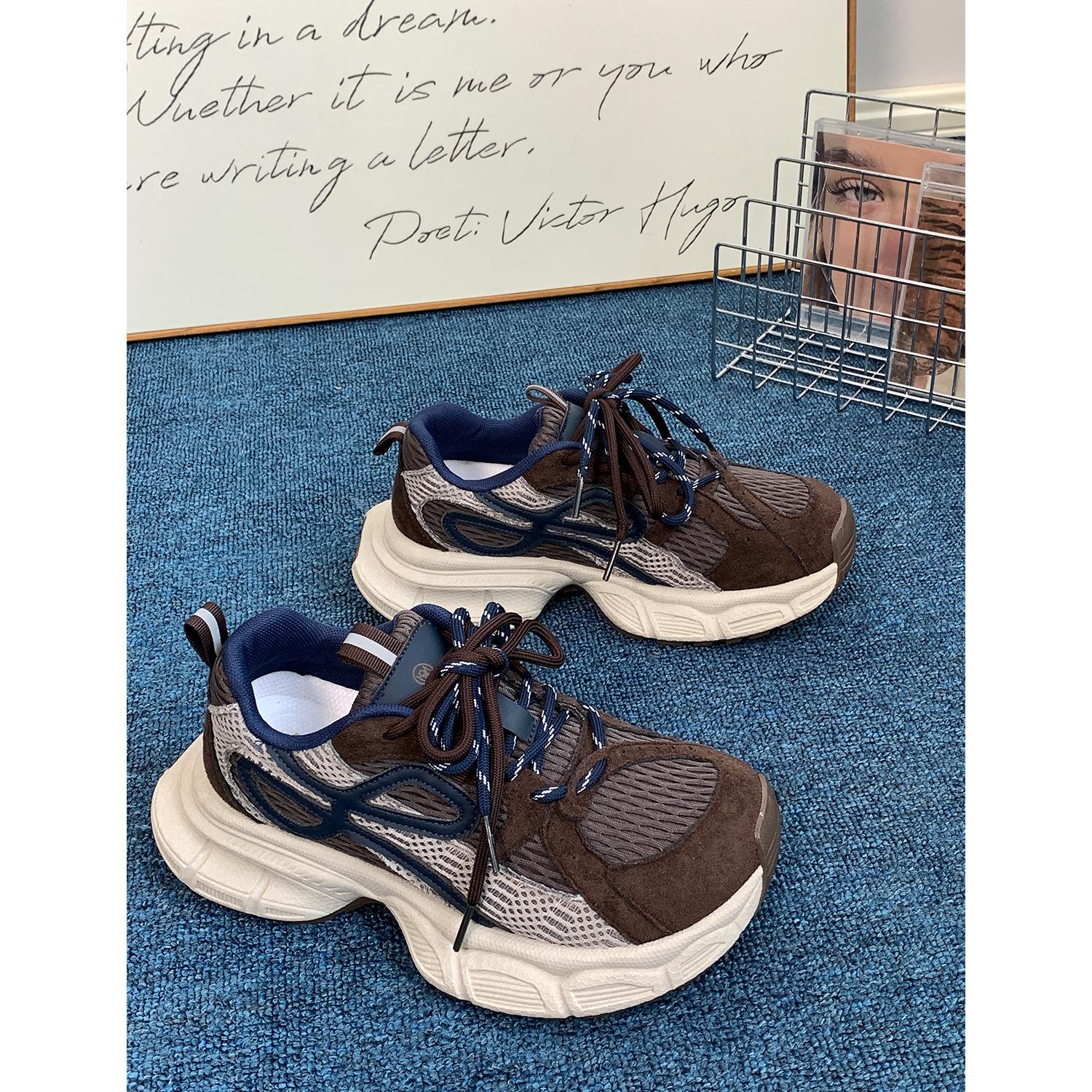 

Легкие и нескользящие кроссовки на толстой подошве для женщин 2025 новая осенняя женская обувь для детей, популярные мягкие подошвы не утомляют и универсальны 40