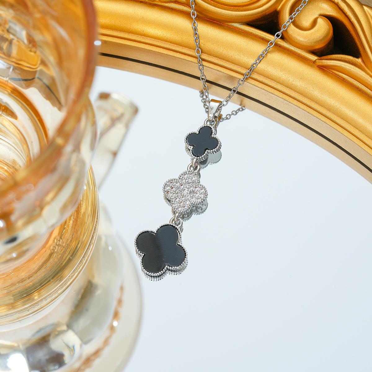 

Ожерелье из титановой стали с двухсторонним четырехлистным клевером, не теряющая цвет цепочка для ключицы, ювелирное изделие из белого перламутра в стиле легкой роскоши, женское