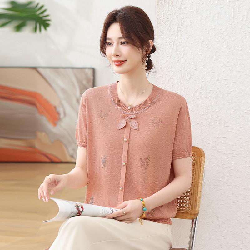 

Women s Summer Ice Silk Short Sleeve Top - Versatile, Slimming, and Stylish for Middle-Aged Mothers L (80-100 lbs)