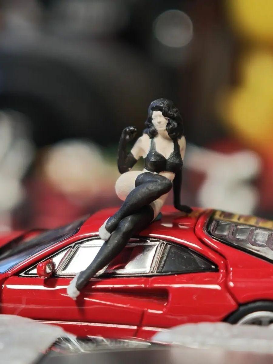 

1/64 Static Doll DIY Hand-painted Resin Figurine Black Dress Car Model