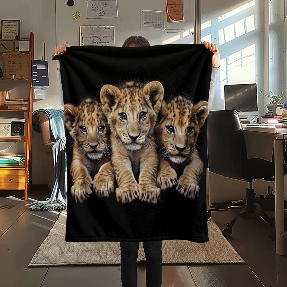 Little Lion pattern Flannel Blanket, High quality Comfortable for All Seasons, Home Decor, Warmth and Comfort, Perfect for Gifts.