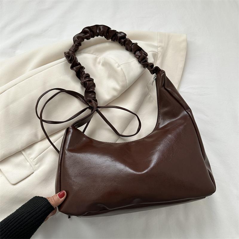 

New bag Large capacity women s trendy handbag Fashion underarm bag Popular simple shoulder bag чёрный