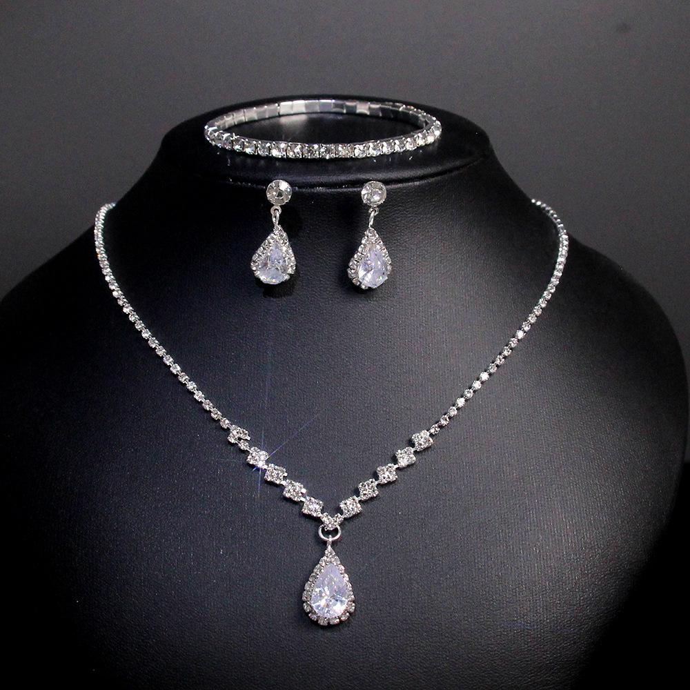Elegant Rhinestone Tassel Jewelry Set: Necklace, Earrings, Bracelet – Perfect for Bridal or Banquet Wear