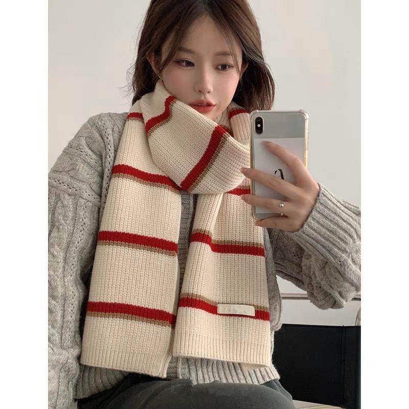 Gentle and versatile beige wool scarf women's winter warm Japanese contrasting color Christmas gift knitted scarf ins wind