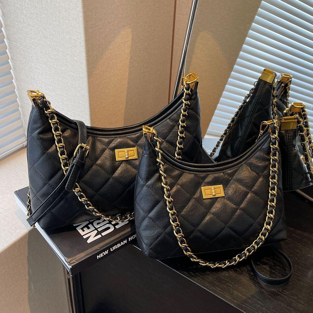 Classic Pocket Waterresistant Pu Chain Shoulder Bag For Urban Use