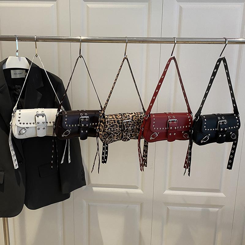 Fashion Rivet Handbag 2026 Chic Motorcycle Single Shoulder Bag Small Design Casual Minimalist Crossbody Square Bag KTB