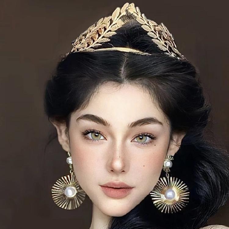 Unique Princesses Crown Alloy and Rhinestones Comfortable Headwear Great for Adults and Kids Who Love Fashion Headpiece
