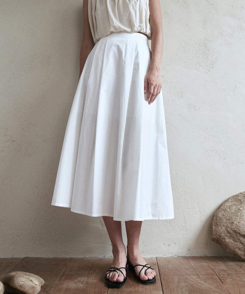 LOEIL Pintuck Flare Long Skirt - White