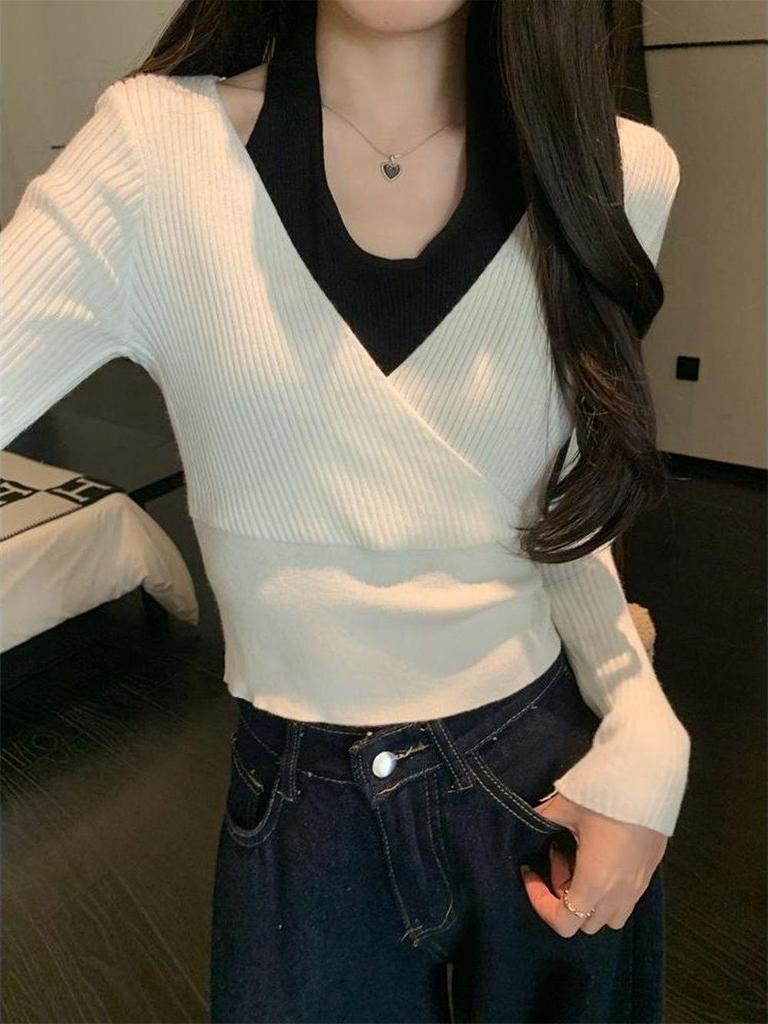 New Korean Color Block Layered Halter Knit Sweater - Women's Slim Fit Short Top for Autumn/Winter Collection.