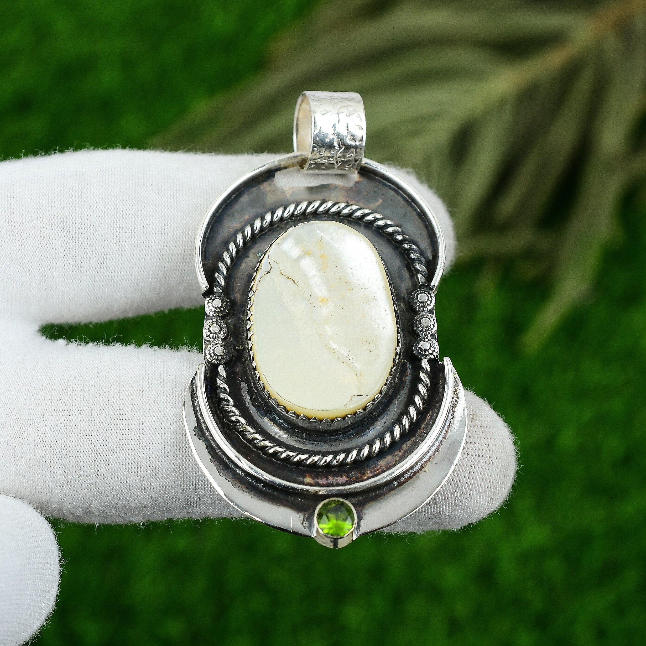 

Natural Mother Of Pearl Gemstone Jewelry 925 Sterling Silver Pendant For Women