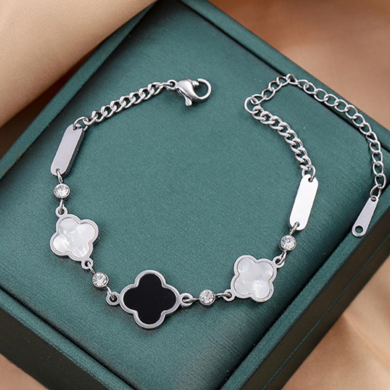 Elegantes Damenarmband aus Titanstahl - Stilvolles High-End-Design, Leichter Luxus, Vielseitiges Modeaccessoire