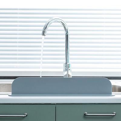 Simple Silicone Sink Splash Guard Non-Slip Water Splatter Sink Edge Protector Bathtub Splash Guard for Kitchen and Bathroom