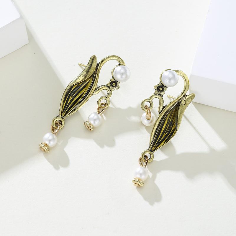 Retro Gold Color Leaf Imitation Pearl Pendant Earrings Ethnic Style Women s Holiday Accessories Birthday Party Zircon Gifts