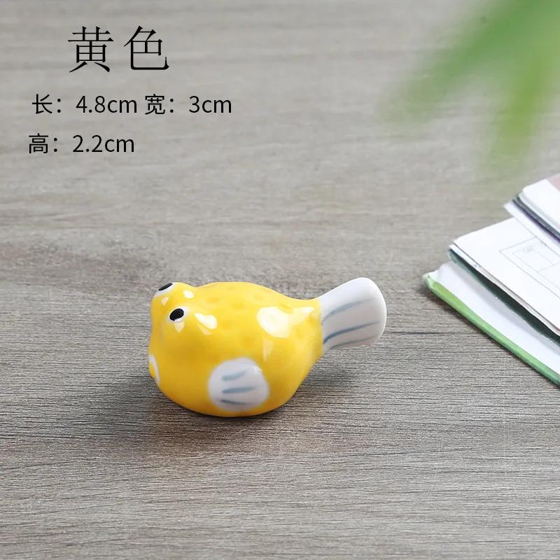 1PC Ceramic Chopstick Holder Puffer Fish Chopsticks Rest Cute Chopstick Rack for Chopsticks Dinnerware Stand
