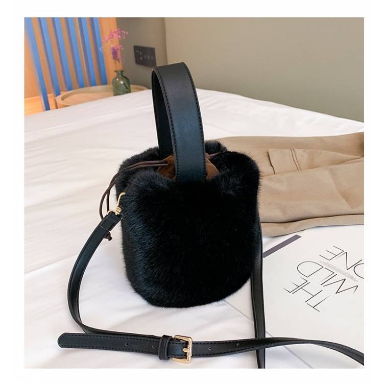 Women's New Autumn/winter Plush Tote Shoulder Bag Crossbody Small Bucket Bag