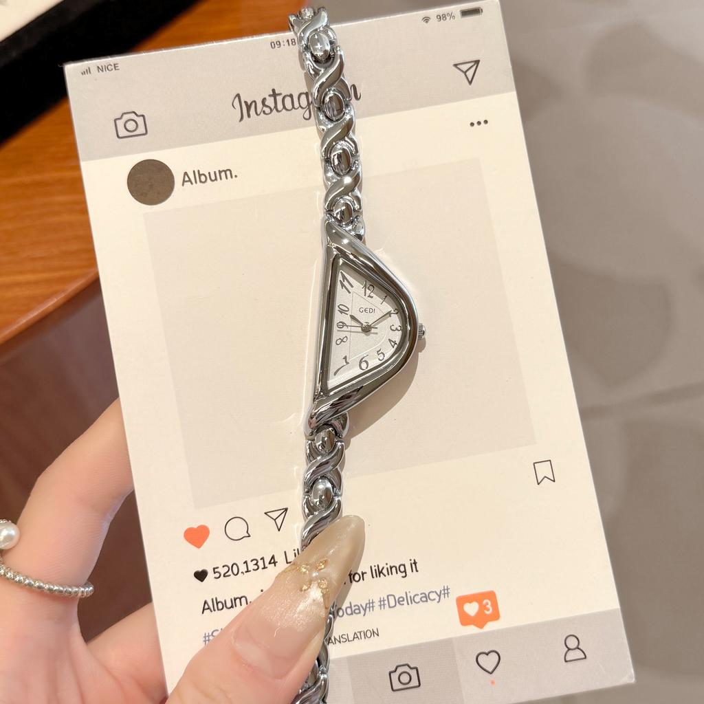 GEDI Unique Irregular Triangle Wrist Watch Women Fashion Creative Bracelet Quartz Watches Dress Lady Female Clock Silver Gold