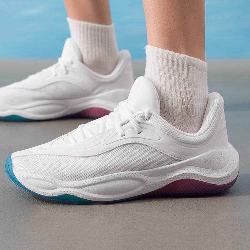 Мужская баскетбольная и тренировочная обувь Under Armour EU 44.5 (M) белый