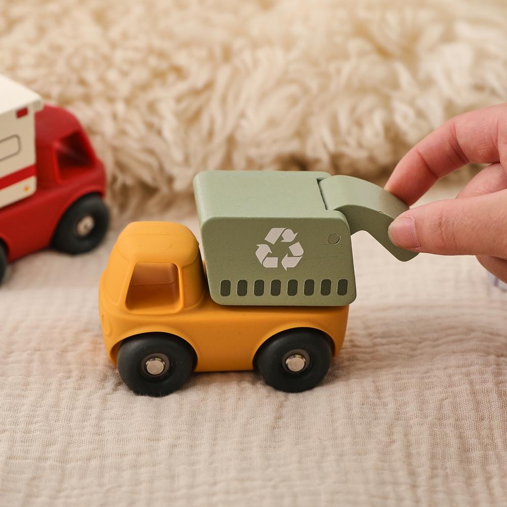 Baby BPA Free Silicone Montessori Toys Food Grade Cartoon Engineering Car Soothing Teether Toys for Newborn Teething Nursing Toy