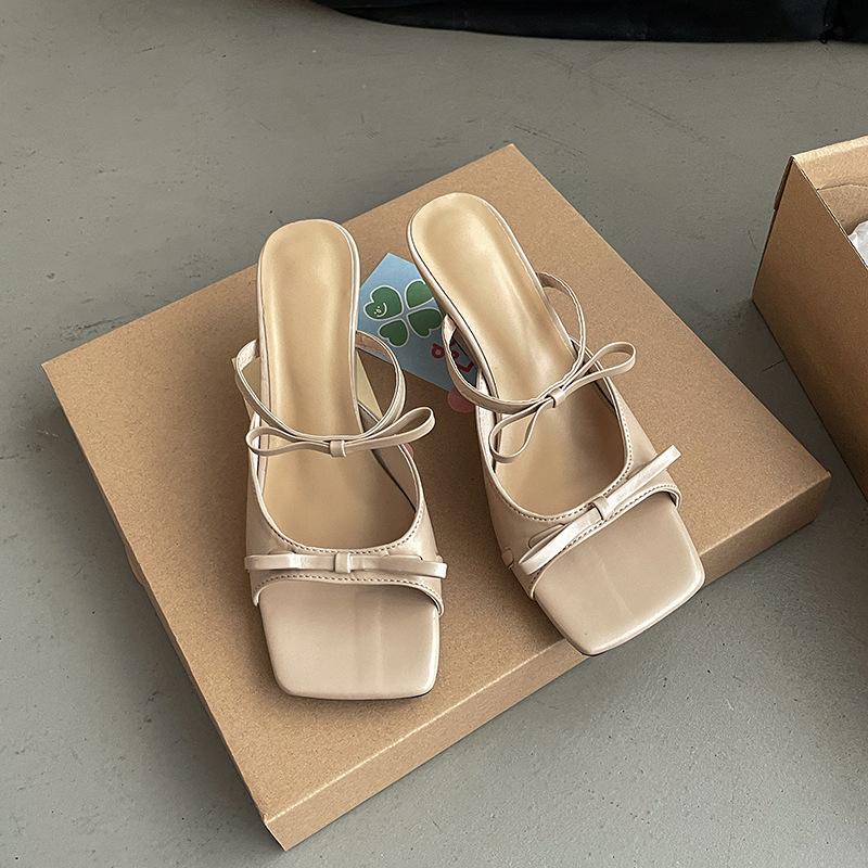 Französische elegante Keilslipper Damen Sommer neue Mode eckige Zehen offen Schleife Wort hochhackig coole Slipper