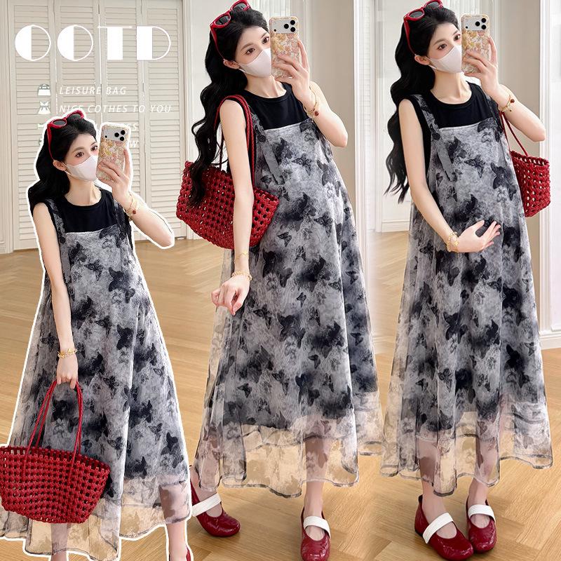 2026 Summer Maternity Two-Piece Set: Black T-Shirt + Mesh Butterfly Gradient Suspender Dress M