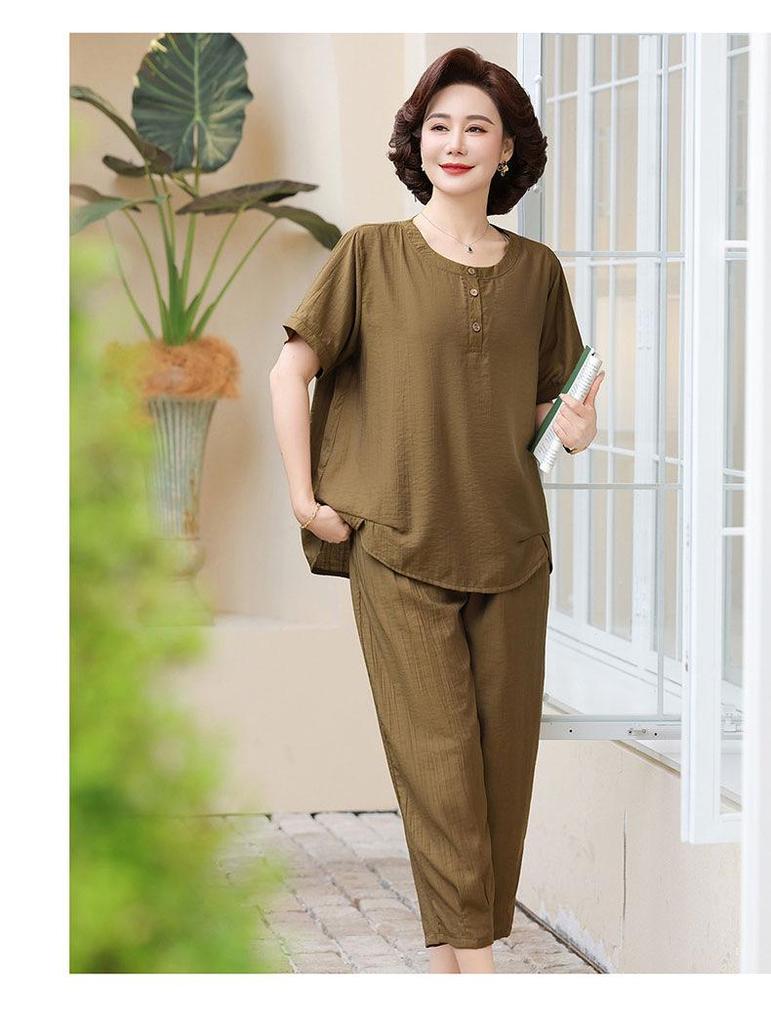Stylish Summer Plus Size Round Neck Top & Nine-Point Pants Set for Middle-Aged Mothers