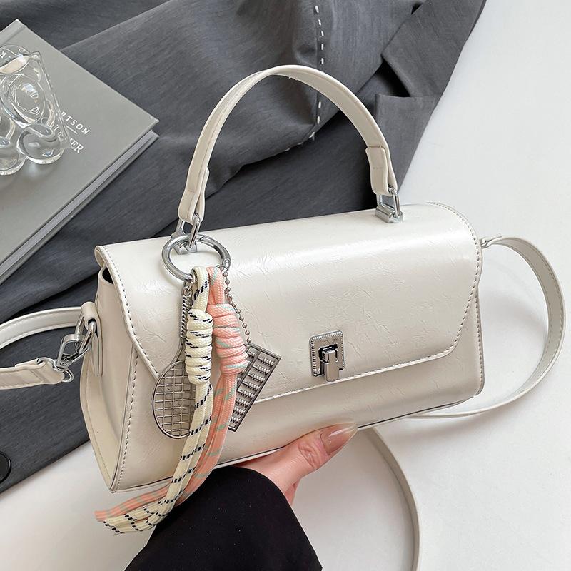 Wholesale popular niche fashion high sense portable small square bag women's temperament commuting casual versatile messenger bag