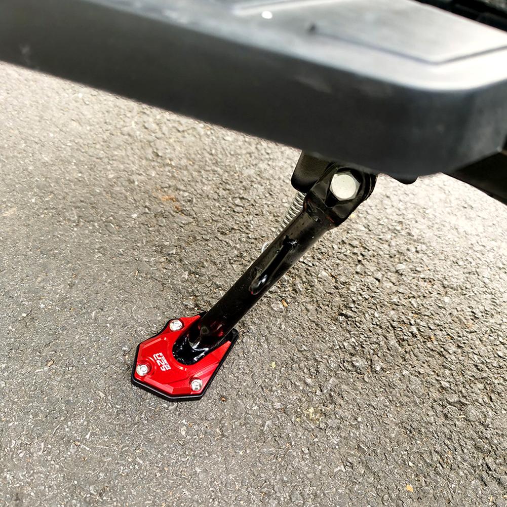 Metal Motorcycle Kickstand Extension Pad Alloy Motorcycle Foot Braces Pads Non-Slip Scooter Modified Tool For UU/UY/UE125 Motorb