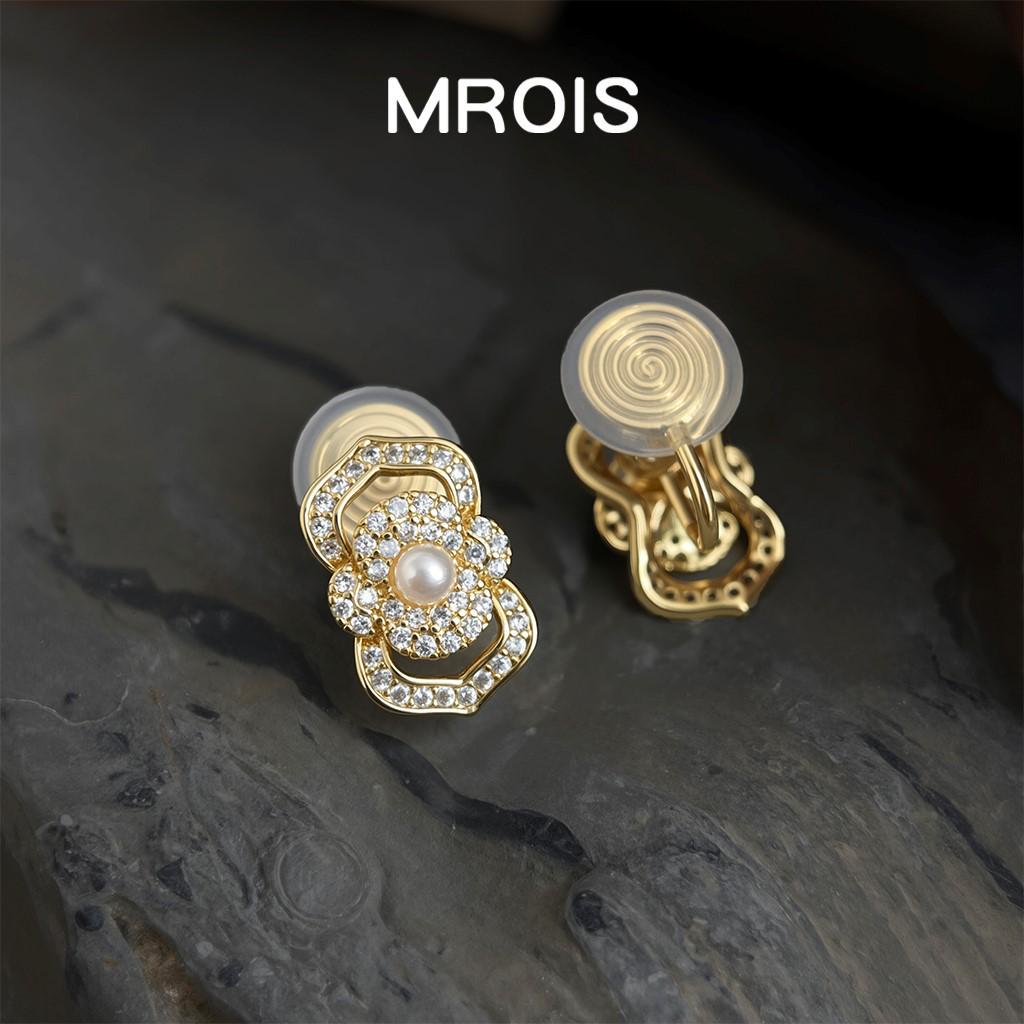 

Baoxiang Pattern 18K Gold Pearl Stud Earrings - Niche Retro Minimalist Style for Women