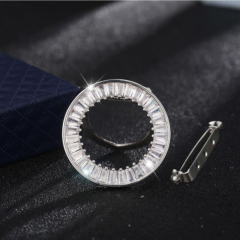 

Non Slip Hem Waist-Tight Clothes Corner Knot Buckle Multi-Functional High-Grade Silk Scarves Buckle Brooch Dual-Use All-Matching Ornament Women High flash round clip (corner buckle/scarf buckle)