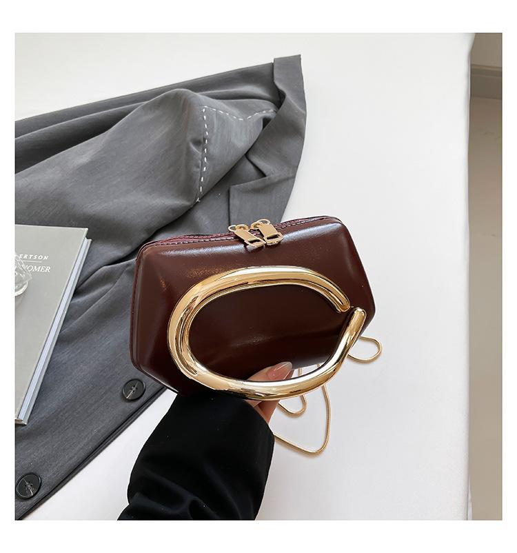 

Fashion trend pillow bag casual simple texture niche box bag personality women s chain shoulder bag коричневый