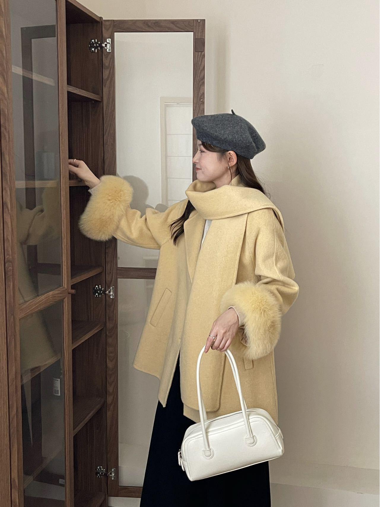 

Женское шерстяное пальто средней длины с отделкой из лисьего меха – Двусторонний кашемир M