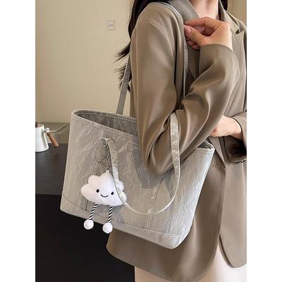 Damentaschen – Geräumige Taschen
