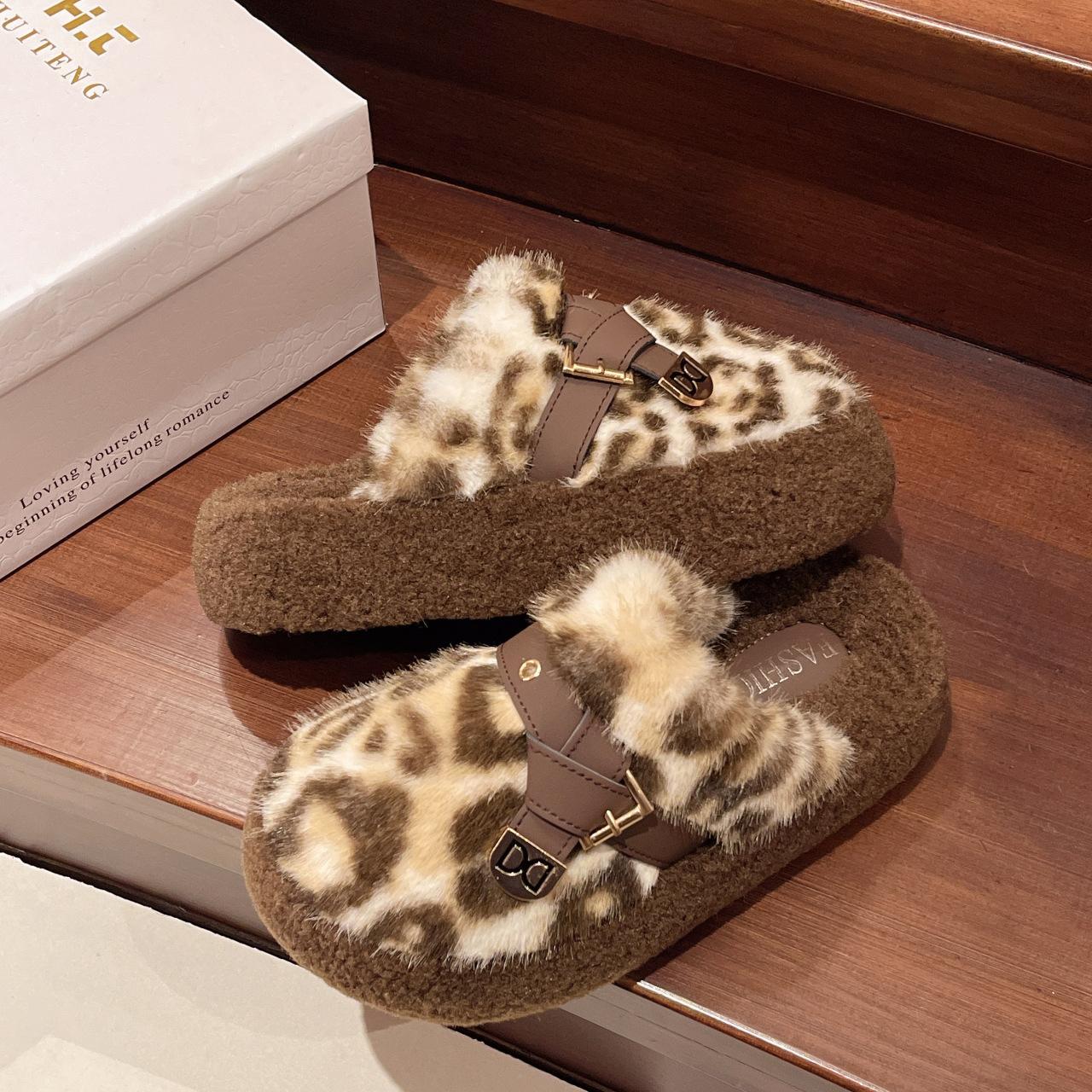 

Leopard print thick-soled fluffy slippers in the autumn and winter of 2024, new models for exterior wear, fashionable home furnishing, plush bag head 40 абрикосовый