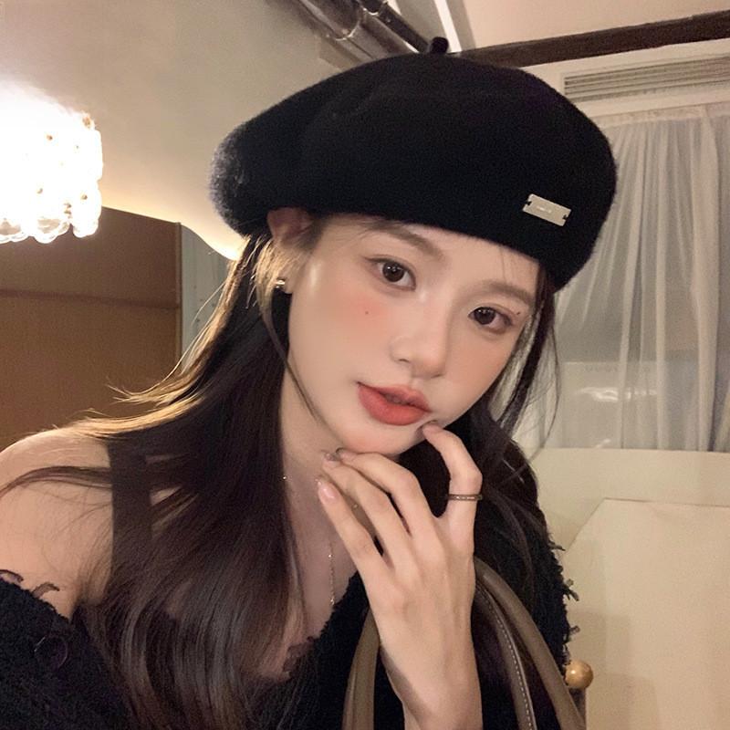 Stylish Black Wool Beret Hat For Women And Men Perfect For Autumn And Winter Wear