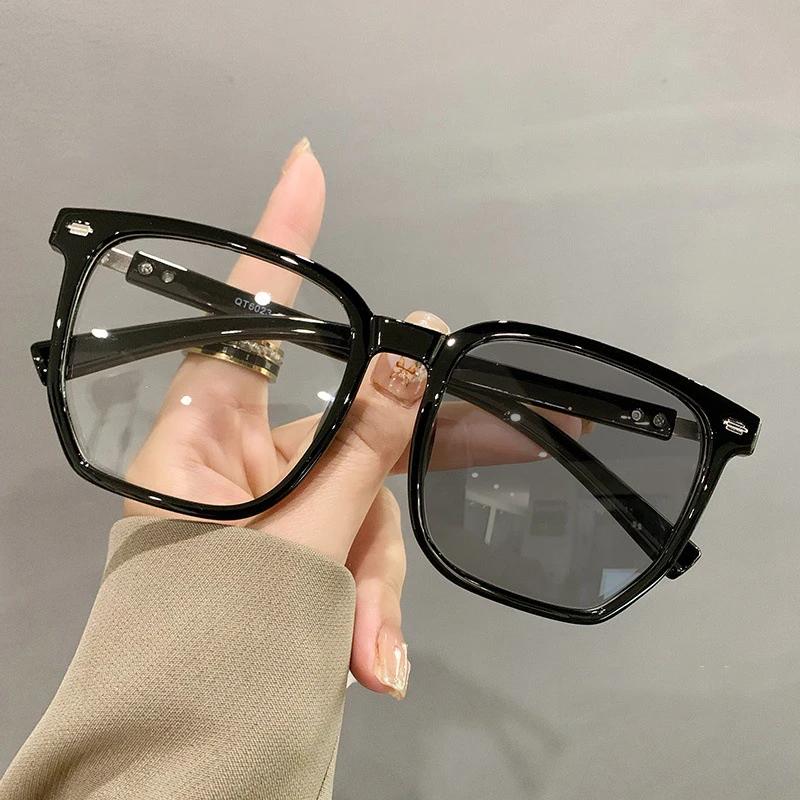 Unisex Women Men's Square Near Sight Eyeglasses Finished Pochromic Sunglasses Diopter 0 To -4.0 Color Changing Myopia Glasses