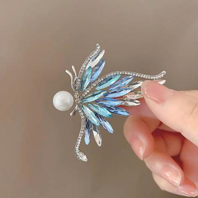 Spilla a farfalla di alta qualità per le donne Spilla di perle di alta qualità di alta qualità Spilla retrò Accessori per donne e uomini