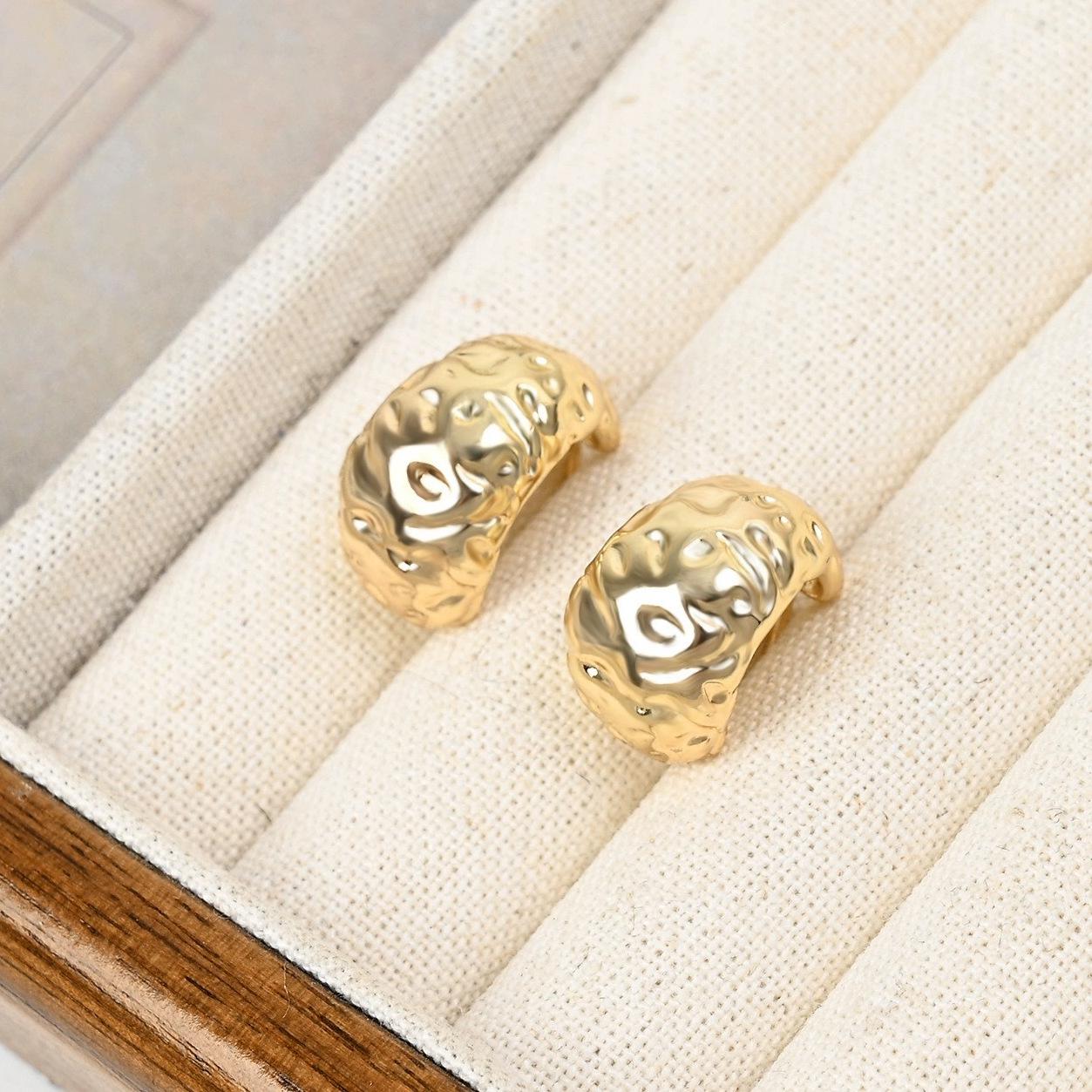 S925 Silver Textured Cold-Style Stud Earrings: High-End Design for Women