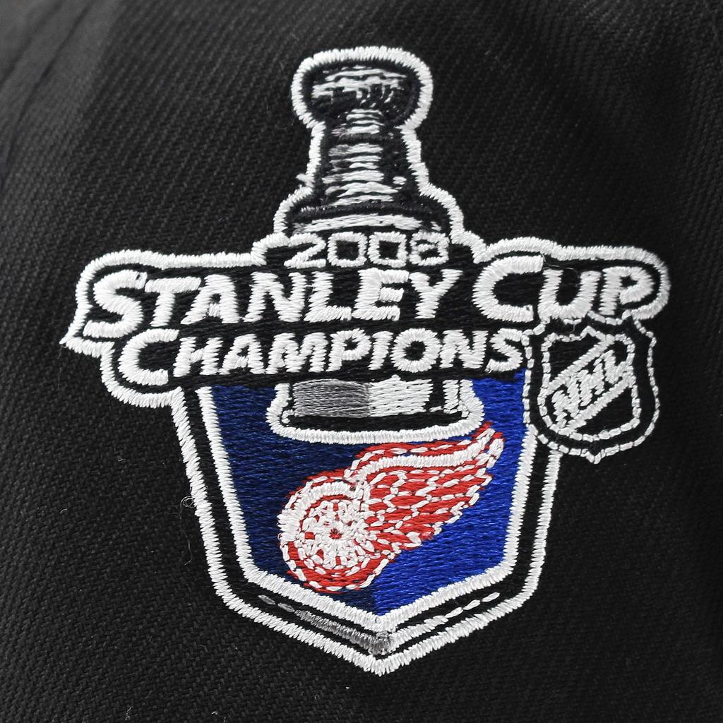 New Era 9FORTY Snapback Detroit Red Wings NHL 2008 Stanley Cup Grau UV EU mit farbigem Schirm und Seitenaufnäher, A-Frame, Exklusiv, Schwarz, Aufnäher, 940AF,