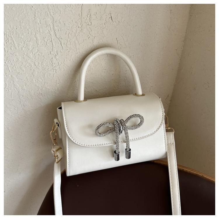 Handgefertigte Schleife 2025 schlicht herbstlich neue Mode einfarbig retro tragbare Schulter Umhänge kleine quadratische Tasche Damen