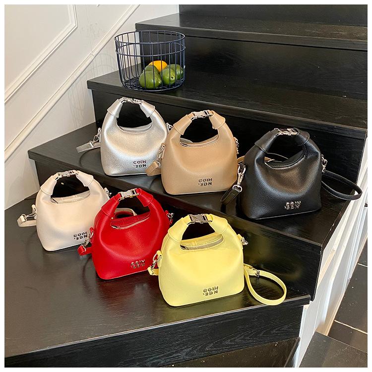 Premium Niche Bag Women's Summer Retro 2025 New Fashion Shoulder Messenger Bag Women's Portable Dumpling Bag