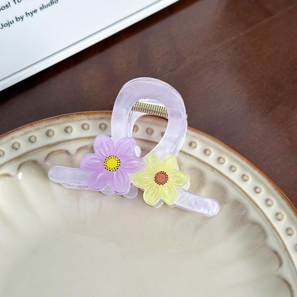 Color Charming Candy Flower Hair Clutch Clip Versatile Accessory For Use Everyday