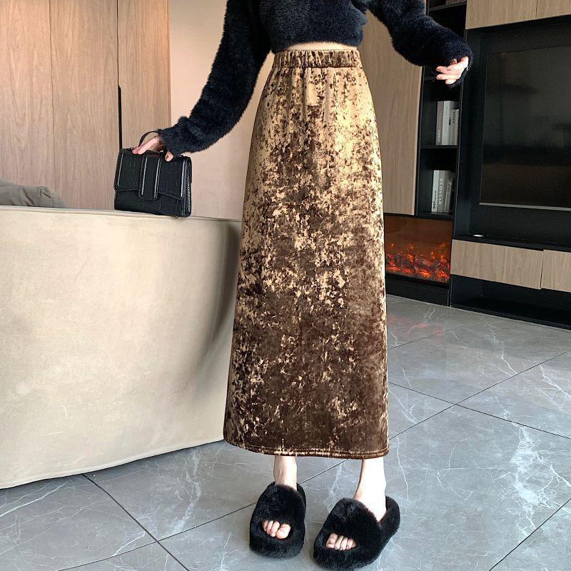 2025 Retro Gold Velvet Midi Skirt: Thickened, Slim, Mid-Length Slit for Autumn/Winter, Perfect for Halloween