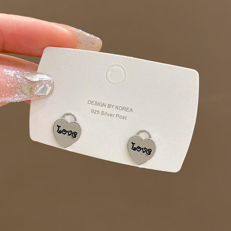 Серьги-пусеты «Холодный ветер серебряная любовь» женские маленькие персонализированные металлические серьги корейский тренд персонализированные серьги оптом