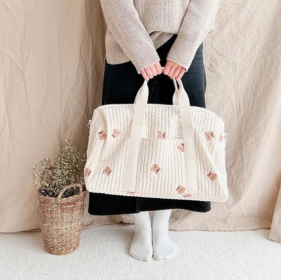 Korean INS-Style Embroidered Travel Bag: Large Capacity, Lightweight, Versatile Handbag