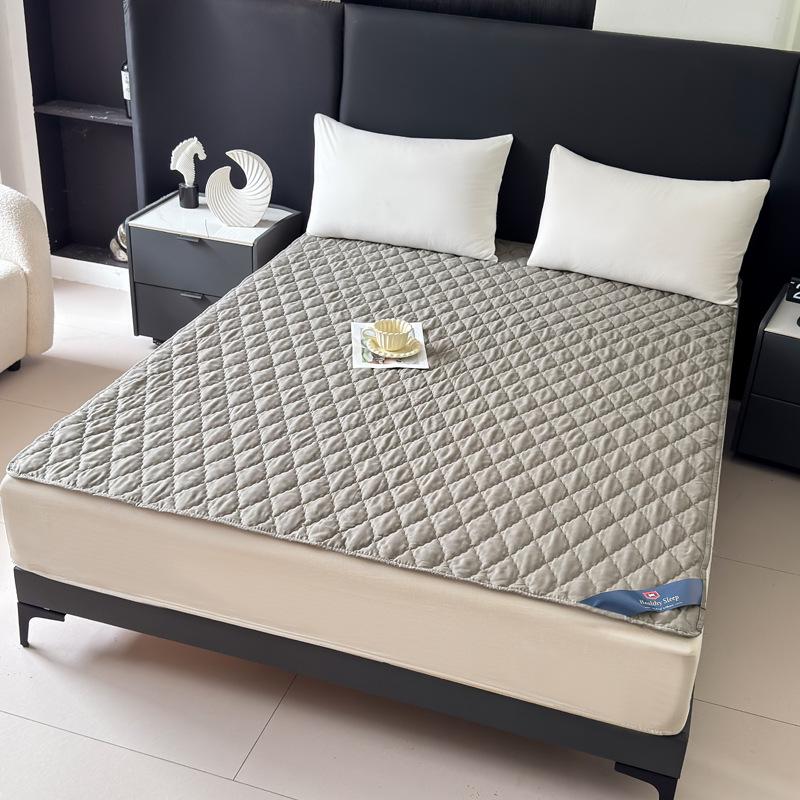 Waterproof Quilted Mattress Protector - Non-slip, Dustproof, Urine Barrier Bed Cover