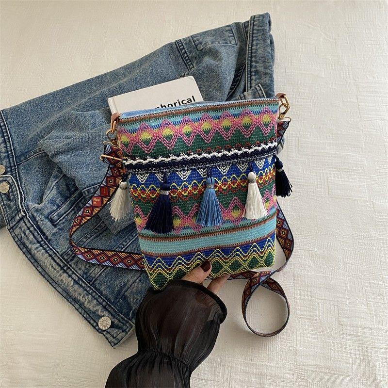 

INS Super Popular Bucket Bags Women s Bag New New Wide Shoulder Strap Ethnic Style Shoulder Messenger Bag Casual Tassel Bag Blue